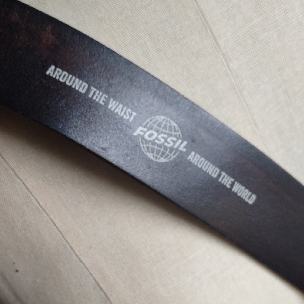 Fossil Men's Brown Leather Belt - Picture 7 of 8